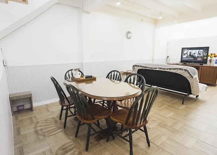 Nitichai Place, Private Sukhumvit Townhome 8pax *