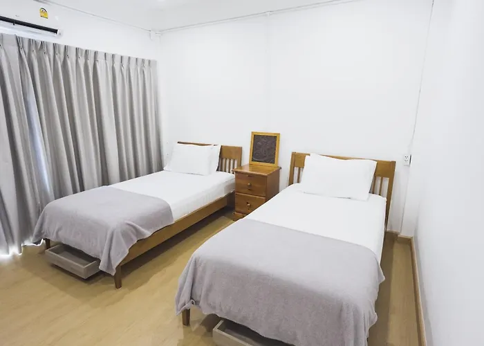Nitichai Place, Private Sukhumvit Townhome 8pax * Bangkok