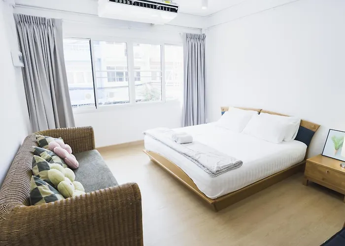 Nitichai Place, Private Sukhumvit Townhome 8pax