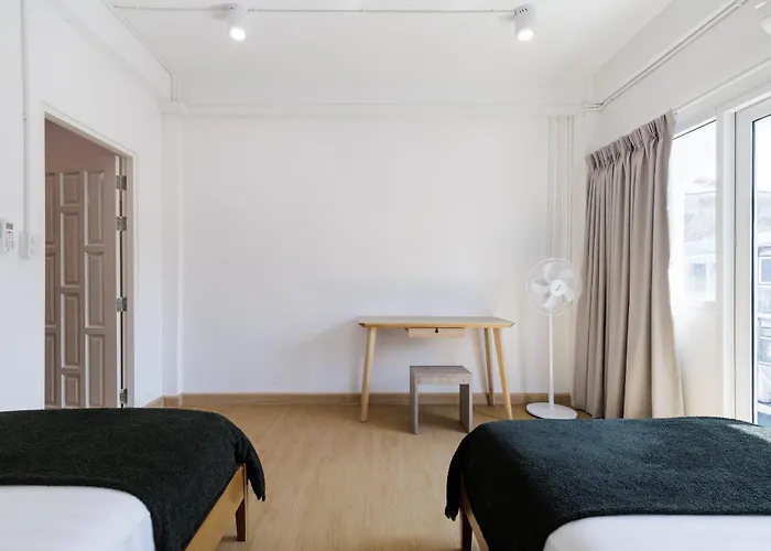 Nitichai Place, Private Sukhumvit Townhome 8pax * Bangkok