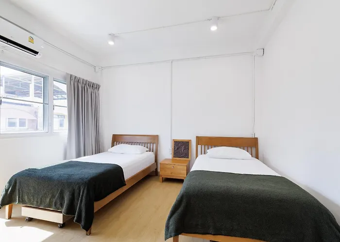 Nitichai Place, Private Sukhumvit Townhome 8pax Appartement